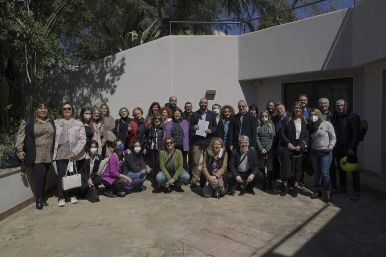 foto-volontari-1-768x512